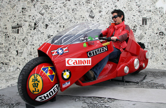 Akira速報 大友克洋genga展 で金田バイクに乗れちゃうぞーっ 写真もok 赤ジャケット貸し出しも ロケットニュース24