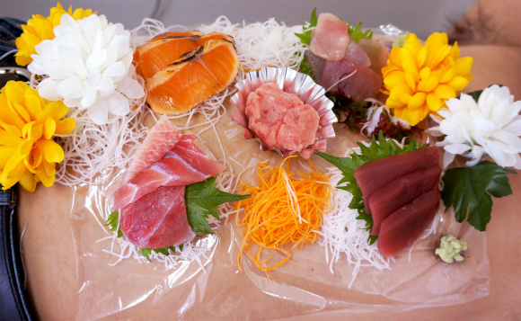 Our Team Tries out the Legendary ‘Nyotaimori’ Body Sushi, Mr. Sato