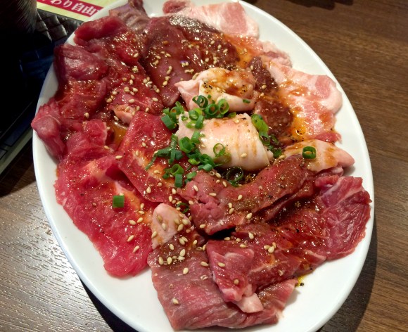 40分990円で焼肉食べ放題 スピーディーな立ち食い焼肉 房家 でおかわりしまくれッ 東京 上野 ロケットニュース24