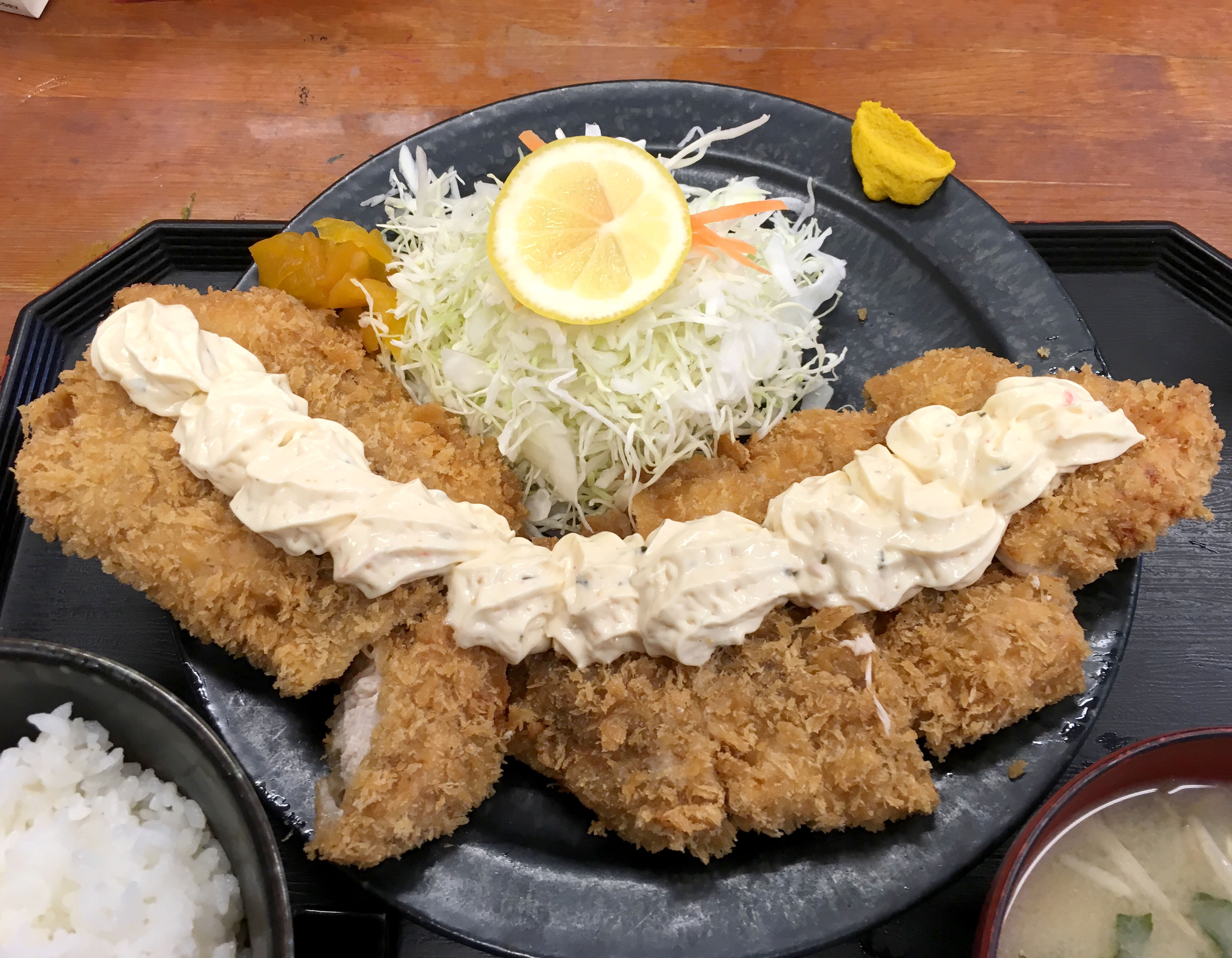 普通盛りが大盛り級 神奈川 湘南台 豚菜 のタルタルチキンカツのボリュームがスゴすごるッ ロケットニュース24