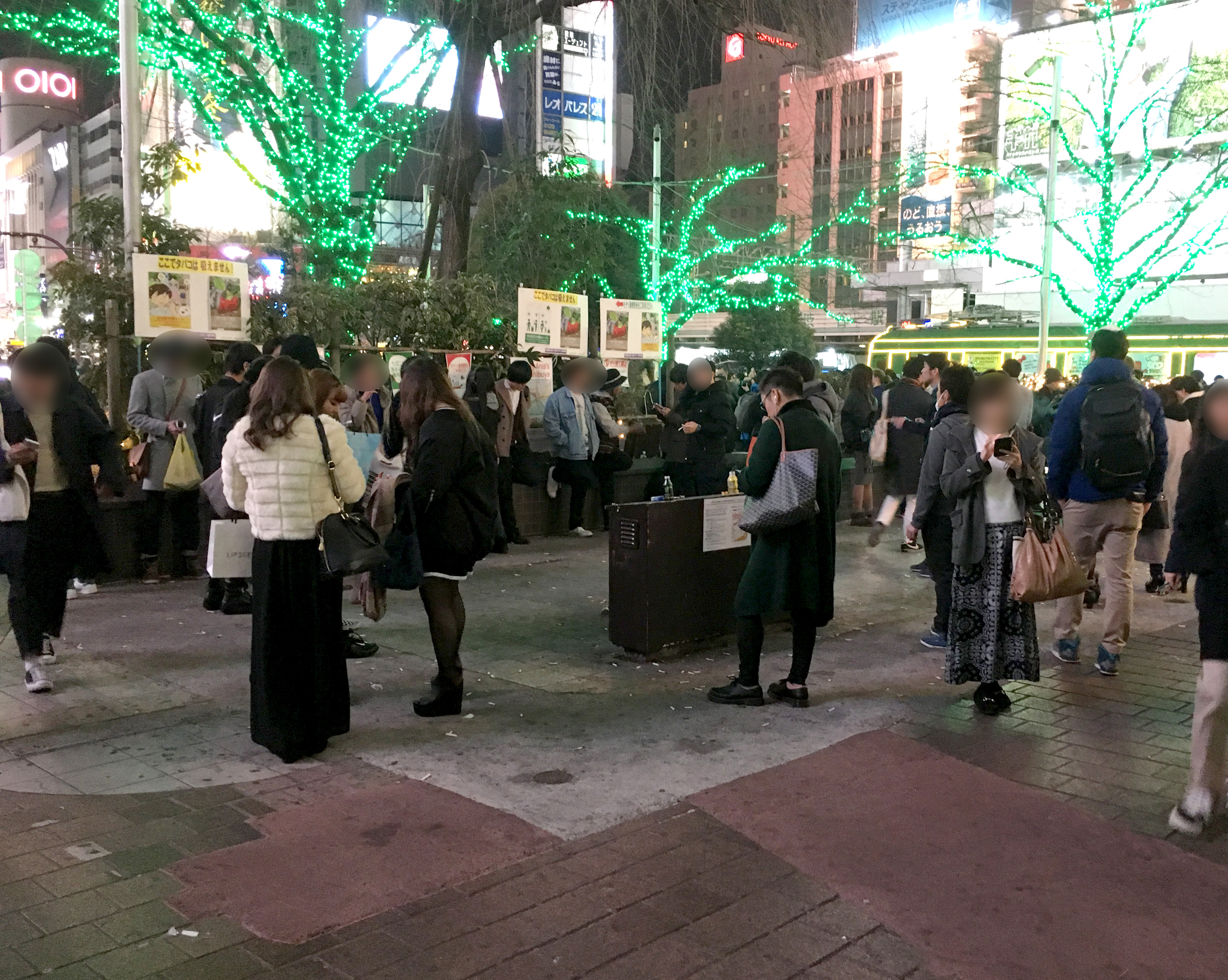 喫煙者の恥 Jr渋谷駅ハチ公口前の閉鎖された喫煙所に集まる 謎の集団 3カ月経っても続くひどい状況 ロケットニュース24