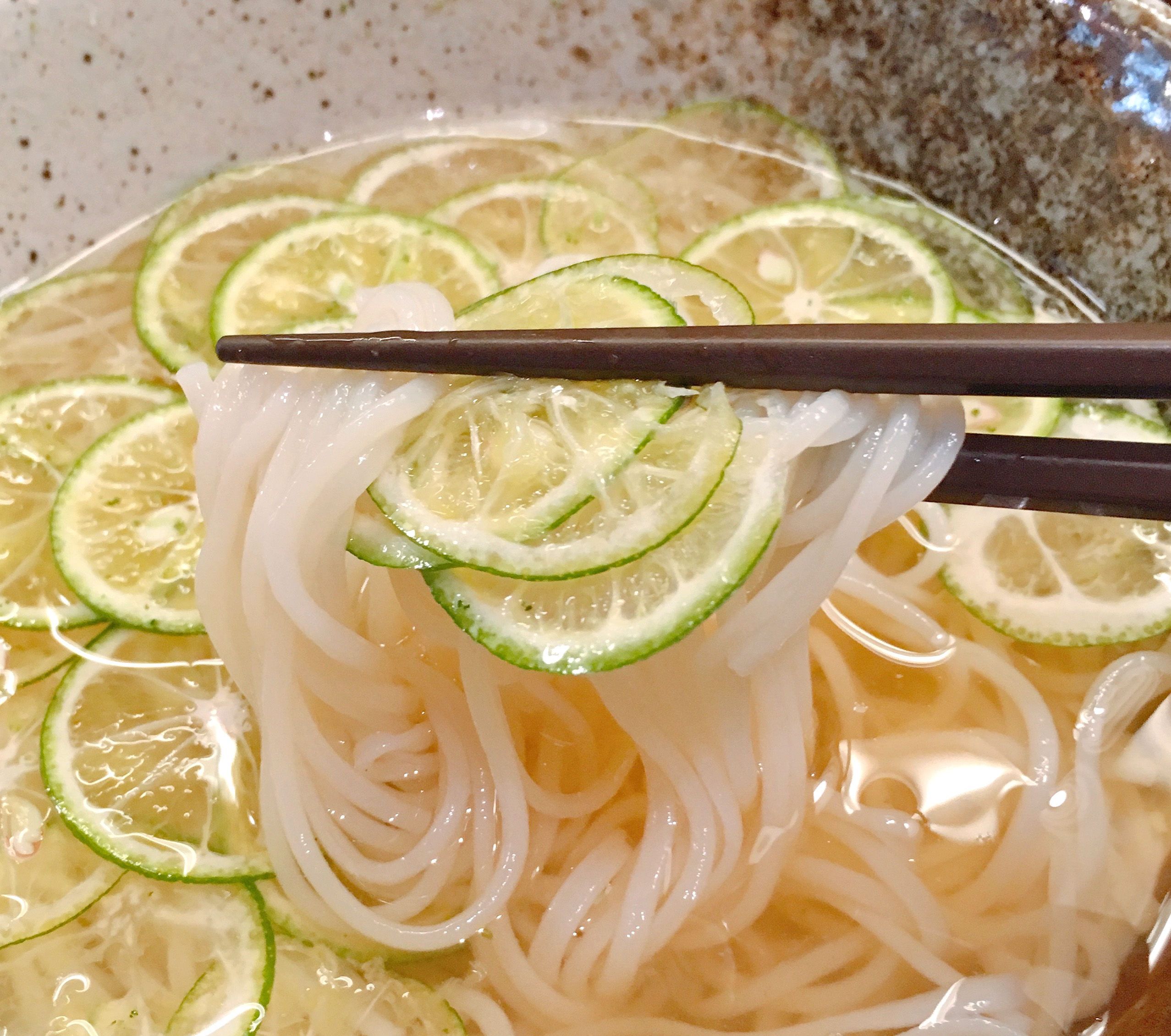 空前のそうめんブーム到来 初心者はまず 阿波や壱兆 のすだちそうめんを食すべしッ 東京 東中野 ロケットニュース24