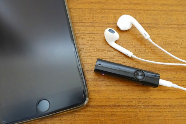 Iphoneユーザー必見 イヤホンをワイヤレス化できる Bluetoothレシーバー 2500円 を使ってみた カンタンなのに使い勝手よし ロケットニュース24