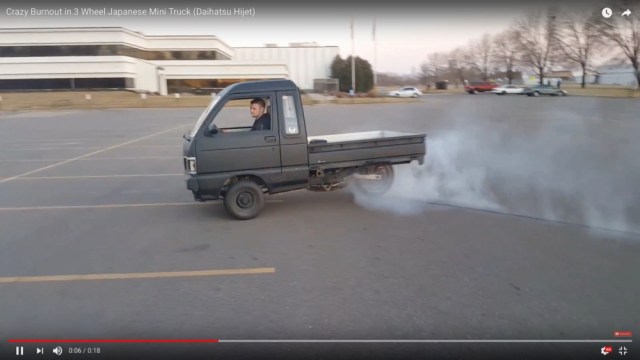 なんだコレは ダイハツの軽トラとバイクを合体させた改造車の動きがヤバい ロケットニュース24