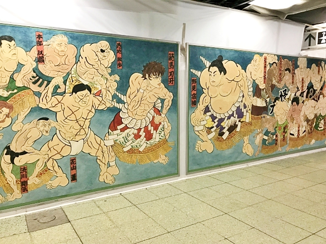 二度見したッ Jr新宿駅に バキ の巨大広告が出現中 人気キャラ30名の 相撲絵 が浮世絵師によって描かれるッッ ロケットニュース24