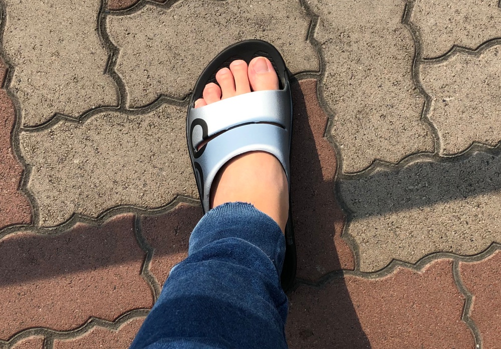 最強のサンダル マジで快適 クロックスに圧勝している履物を発見した 見よ このプニプニ感を ロケットニュース24