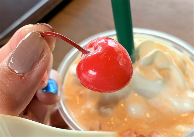 スタバ新作 レトロ仕様の プリン アラモード フラペチーノ を飲んでみたら童心に返った 真っ赤なチェリー が郷愁を誘う ロケットニュース24 スタバ新作 レトロ仕様の プリン アラモード フラペチーノ を飲んでみたら童心に返った 真っ赤なチェリー が郷愁を誘う ロケットニュース24