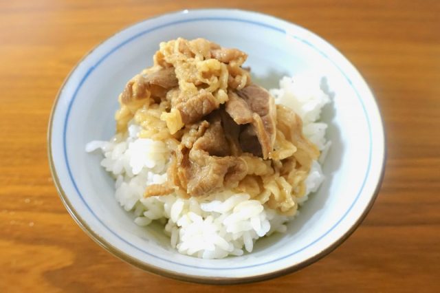 吉野家の 牛丼の具 冷凍 は店と同じ味なのか 食べ比べてみた結果 ロケットニュース24