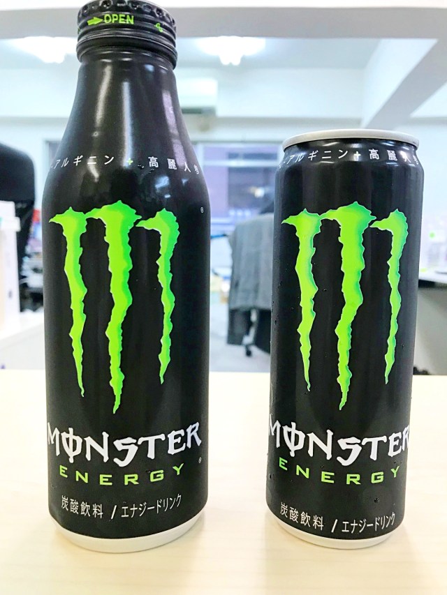 やりやがった モンスターエナジーの 大容量ボトル缶 がついに爆誕 コアファンも納得のハイパーな飲み応えに昇天したッッ ロケットニュース24