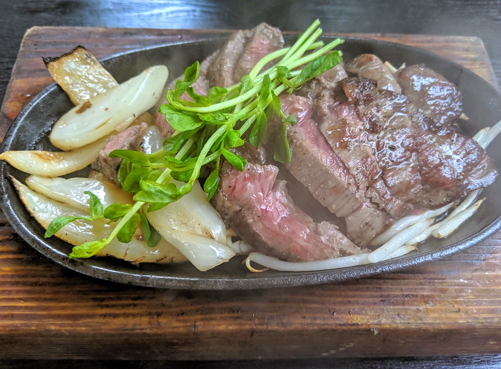 昇天 肉好きのための定食屋 青空食堂 で ステーキ定食 を注文したら 肉めし も食べ放題だったので3杯いっちゃいました 福岡県筑紫野市 ロケットニュース24