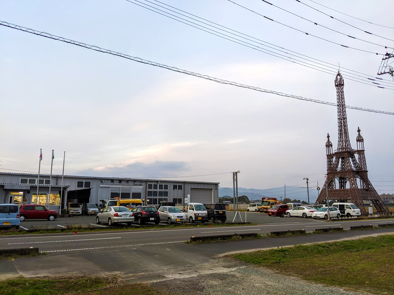 パリじゃない 佐賀のエッフェル塔は パリの幻の改造計画 を暇つぶしで実現させた激ヤバ芸術タワーだった ロケットニュース24