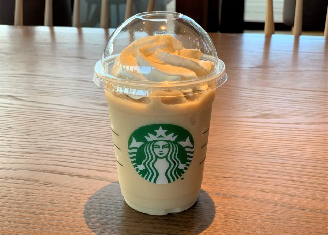 スタバ新作 濃縮ほうじ茶がギュッと詰まった ほうじ茶 クリーム フラペチーノ がほっこりウマい 提供期間は 1週間 と激短だよ ロケットニュース24