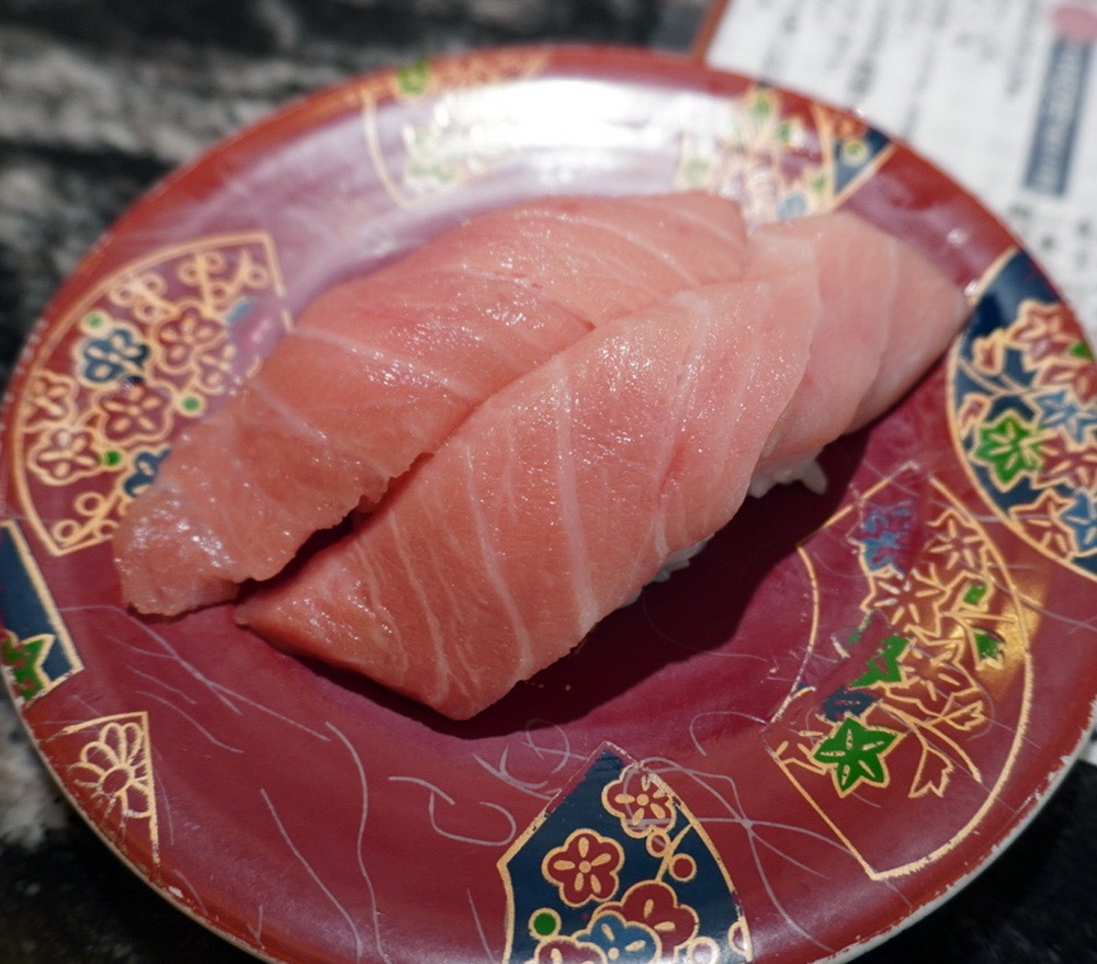 【衝撃】寿司を食べに行ったら知り合いから「何その食べ方!!」と言われたんだけど…コレそんなに珍しいの? | ロケットニュース24