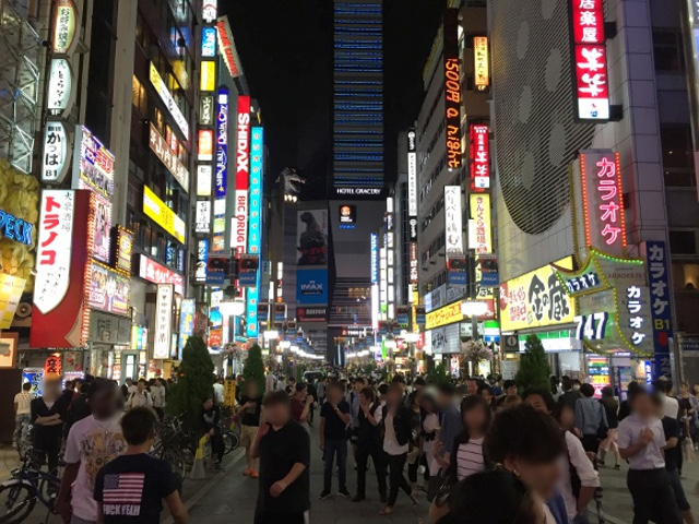 リアルレポ 眠らない街 新宿 のいま 歌舞伎町は人が少ないが ロケットニュース24