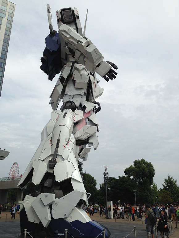 large gundam statue