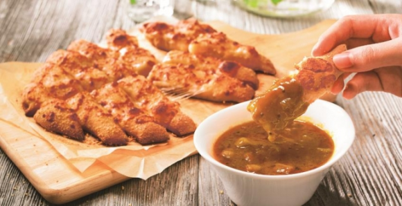 Domino S Pizza Japan Now Sells Curry To Dip Its Pizza Crust In
