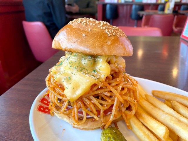 We try Brozer's ridiculous Tomato Spaghetti Burger because we love ...