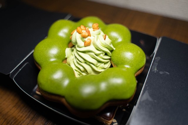 Master Japanese Patissier Reimagines The Doughnut For New Mister Donut Matcha Series Taste Test Soranews24 Japan News