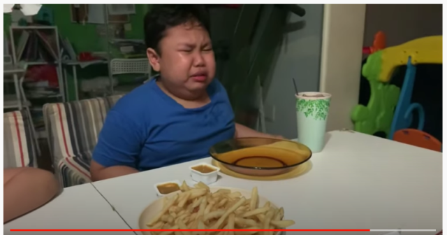 Boy Cries Tears Of Joy After Eating Mcdonald S For The First Time Since Lockdown Began Video Soranews24 Japan News