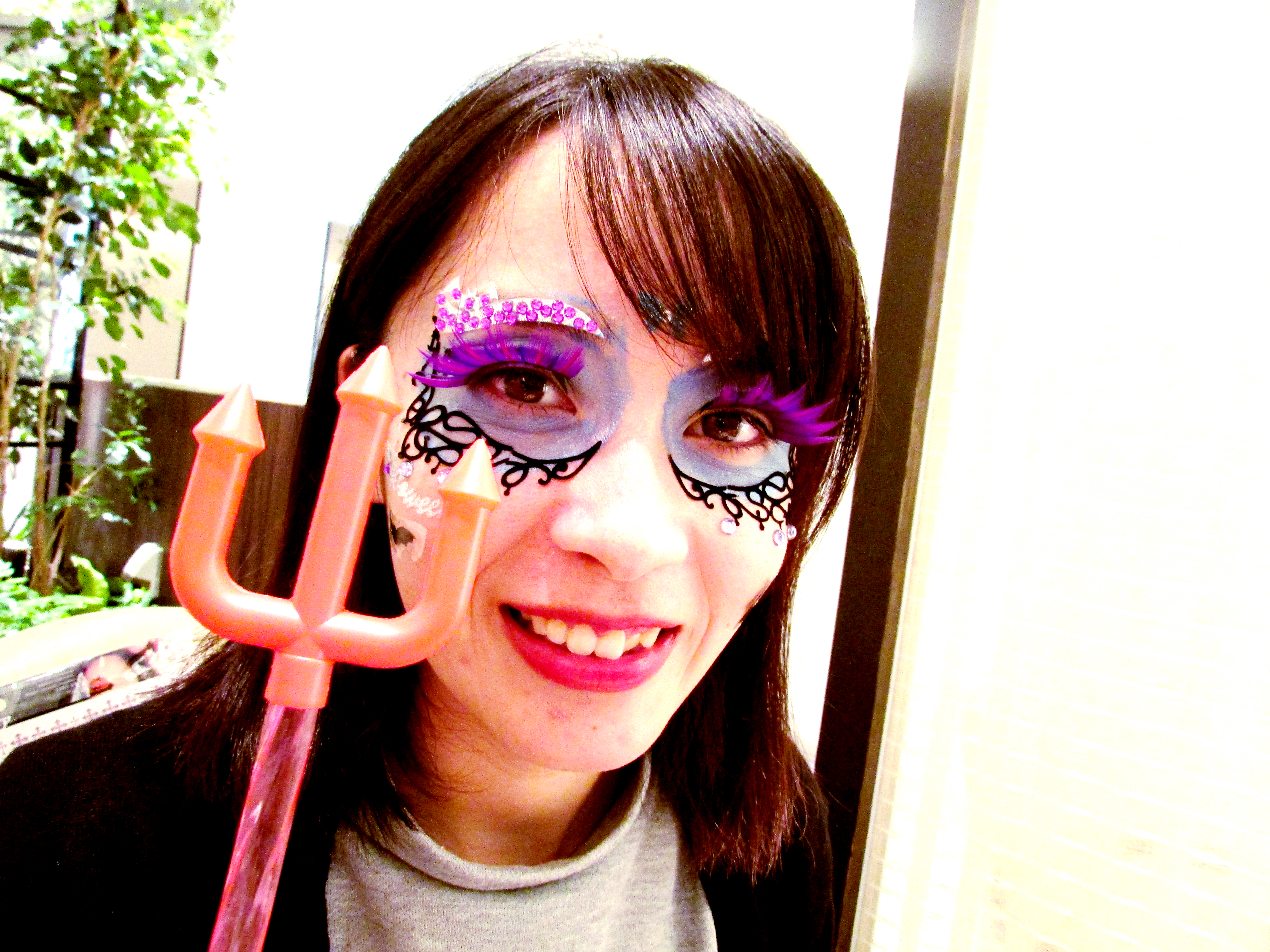 裏技紹介 簡単ハロウィンメイクは 100均コスメ が最強 4種類のハロウィンメイクをやってみたよ 制作手順もきっちり紹介 Pouch ポーチ