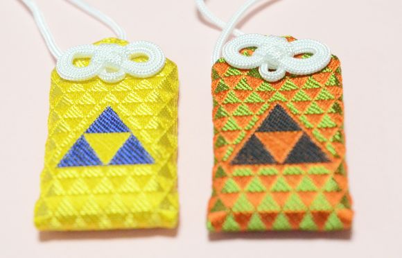 かわいいお守り レトロな色合いのお守りに金運アップ スキルアップをお願い 愛宕神社の 弁財天守 Pouch ポーチ