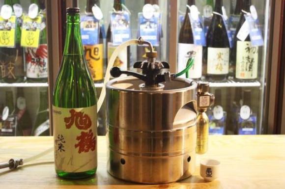 人気日本酒飲み比べ店の4店舗目が新宿にオープン 今度の目玉は日本酒 生樽 サーバーなんだって Pouch ポーチ