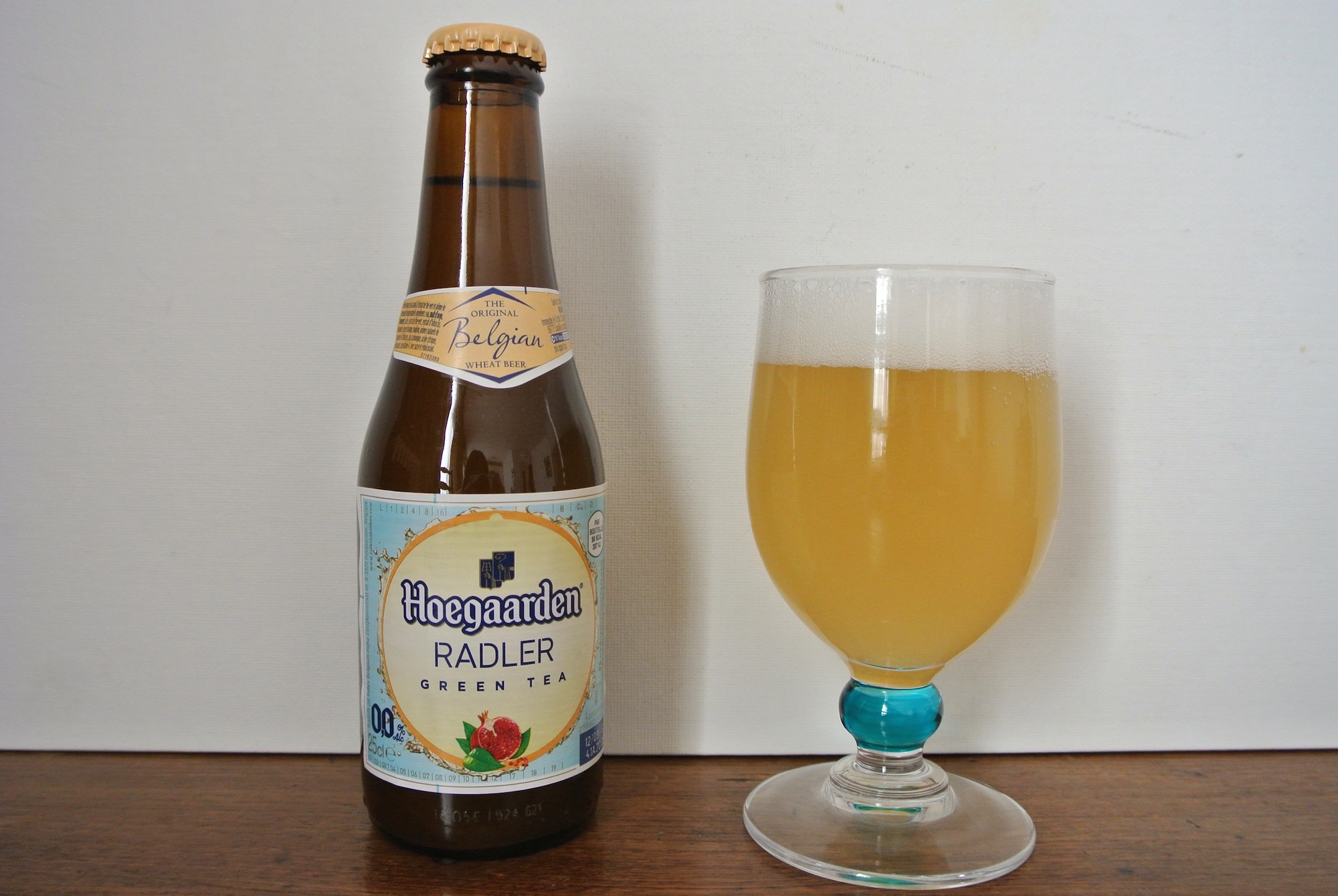 珍日本文化 フランスで 緑茶ドリンク が流行中 緑茶味ノンアルコールビール なるものを見つけたので試してみました Pouch ポーチ