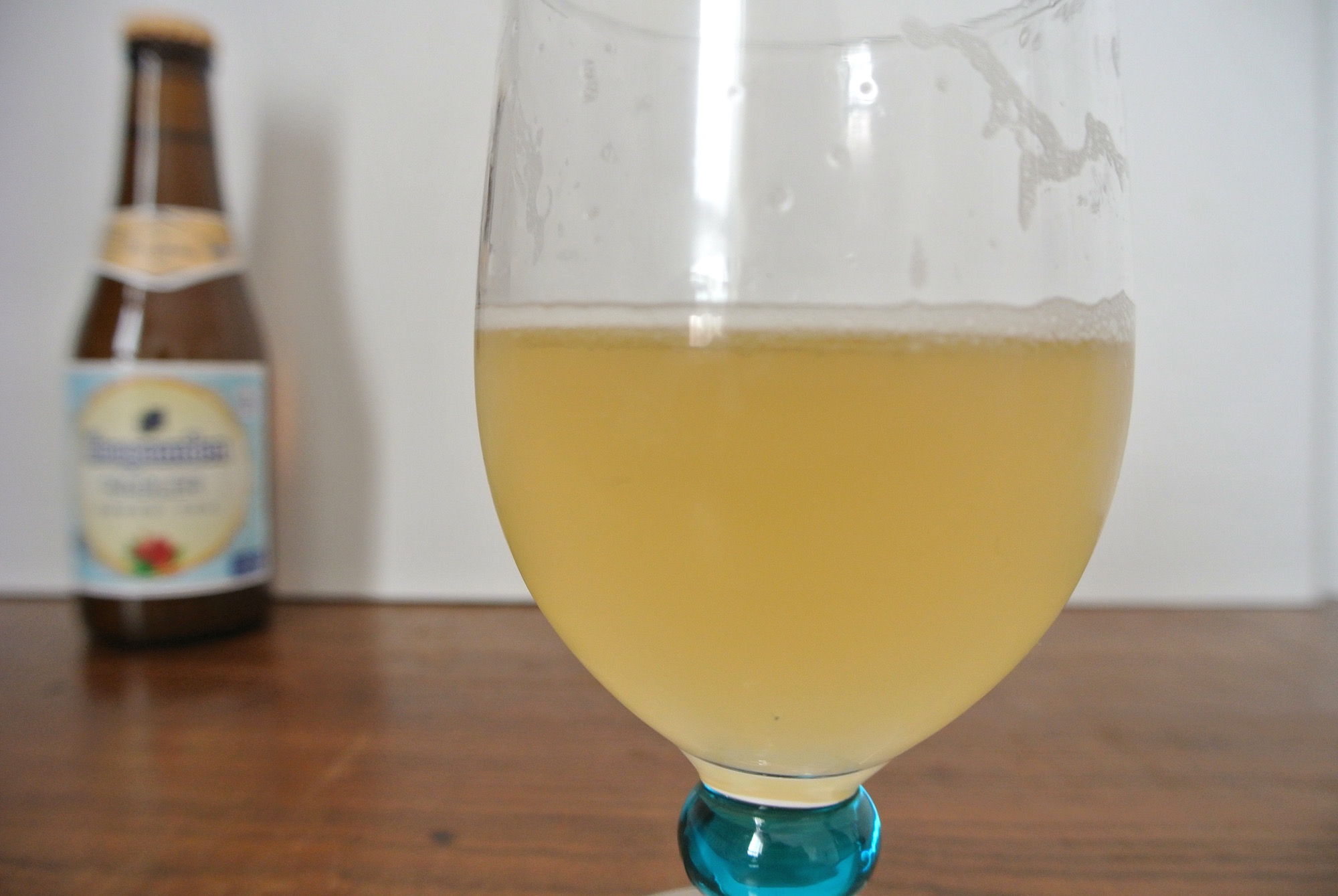 珍日本文化 フランスで 緑茶ドリンク が流行中 緑茶味ノンアルコールビール なるものを見つけたので試してみました Pouch ポーチ