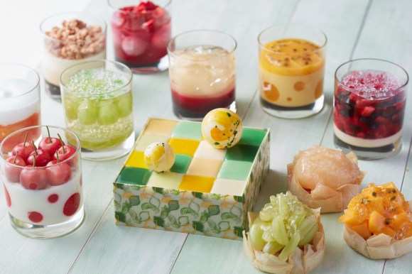 グランドハイアット東京の サマースイーツ がハイセンスすぎ モザイクケーキに水玉模様のゼリー これこそまさに宝石箱や Pouch ポーチ