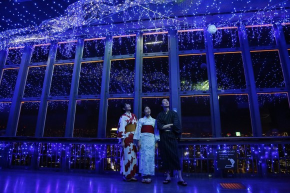 東京タワーの夏の風物詩 天の川イルミネーション やってるよ 天の川を挟んで織姫と彦星がキラキラと輝いてロマンチック Pouch ポーチ