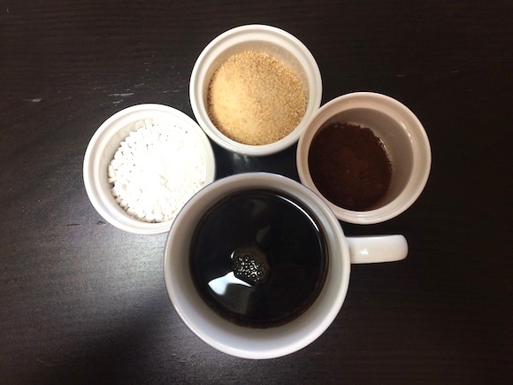 【調理時間は約5分】家のコーヒーとココアで作る「カフェモカわらび餅」がもっちりふるるんで激ウマ♪ カルーアをかけると