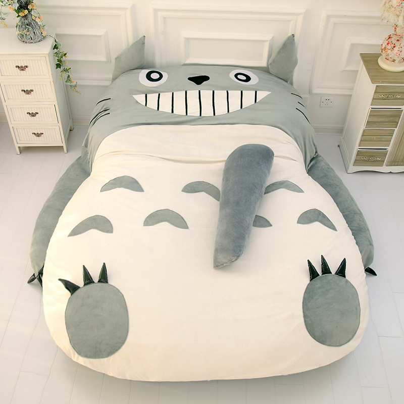 怪しさmax 中国の通販サイトでトトロの巨大ベッドを発見 でもこれ いろいろ気になる点があるんです Pouch ポーチ