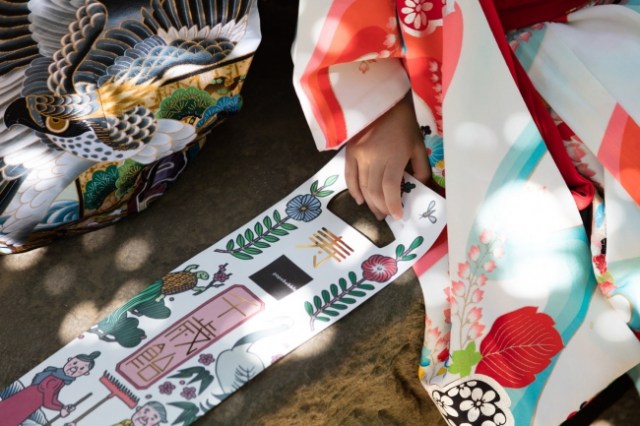 人気キャンディー店 パパブブレ の千歳飴が今年もめちゃんこかわいい 袋には鹿児島睦さんのイラストが描かれているよ Pouch ポーチ