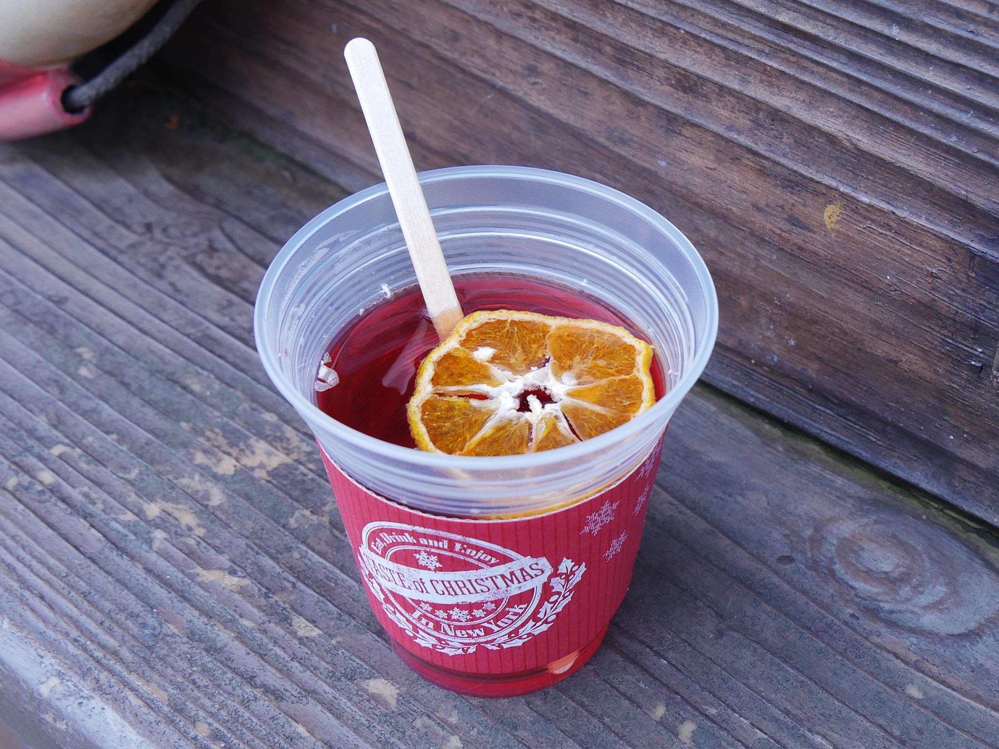 こりゃうまい ディズニークリスマスフードおすすめ3選 ホットカクテルやおみやげつきスイーツも見逃せないよ Pouch ポーチ