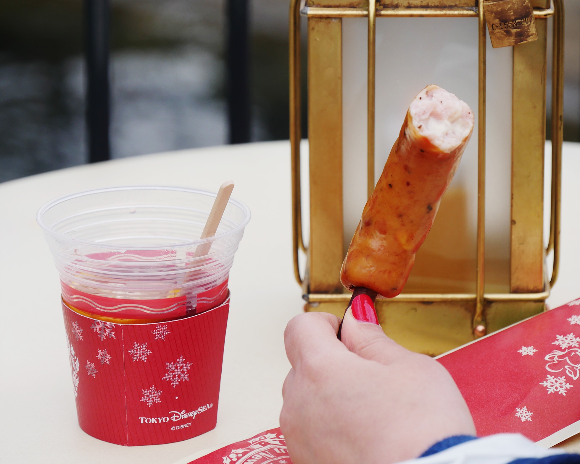 こりゃうまい ディズニークリスマスフードおすすめ3選 ホットカクテルやおみやげつきスイーツも見逃せないよ Pouch ポーチ