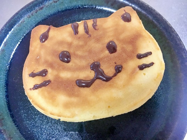 100均 猫の厚焼パンケーキが作れるシリコン型 を発見 悶絶級にフワフワでかわいいパンケーキが超簡単に焼けたでござる Pouch ポーチ