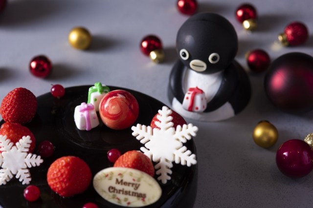 超限定 Suicaペンギンのクリスマスケーキが可愛すぎ 目が合ったら食べるのをためらってしまいそう Pouch ポーチ