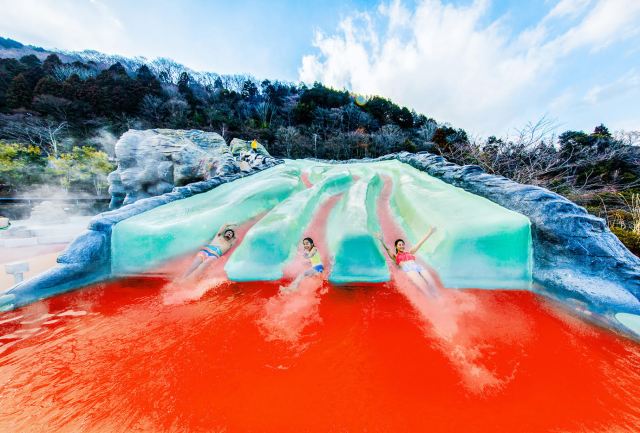 エヴァとのコラボで箱根ユネッサンに セカンドインパクトの湯 が誕生 真っ赤に染まったお湯が終末世界そのものです Pouch ポーチ