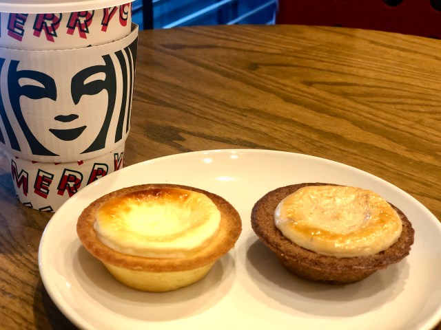 オススメ スタバとbakeがコラボした チーズタルト が絶品だって知ってた スタバのコーヒーと抜群に合います Pouch ポーチ