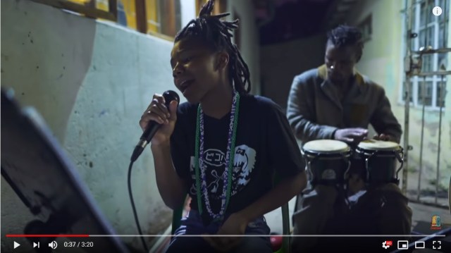 アフリカのストリートで椎名林檎を演奏する家族が素敵 長く短い祭 を日本語で歌い上げています Pouch ポーチ